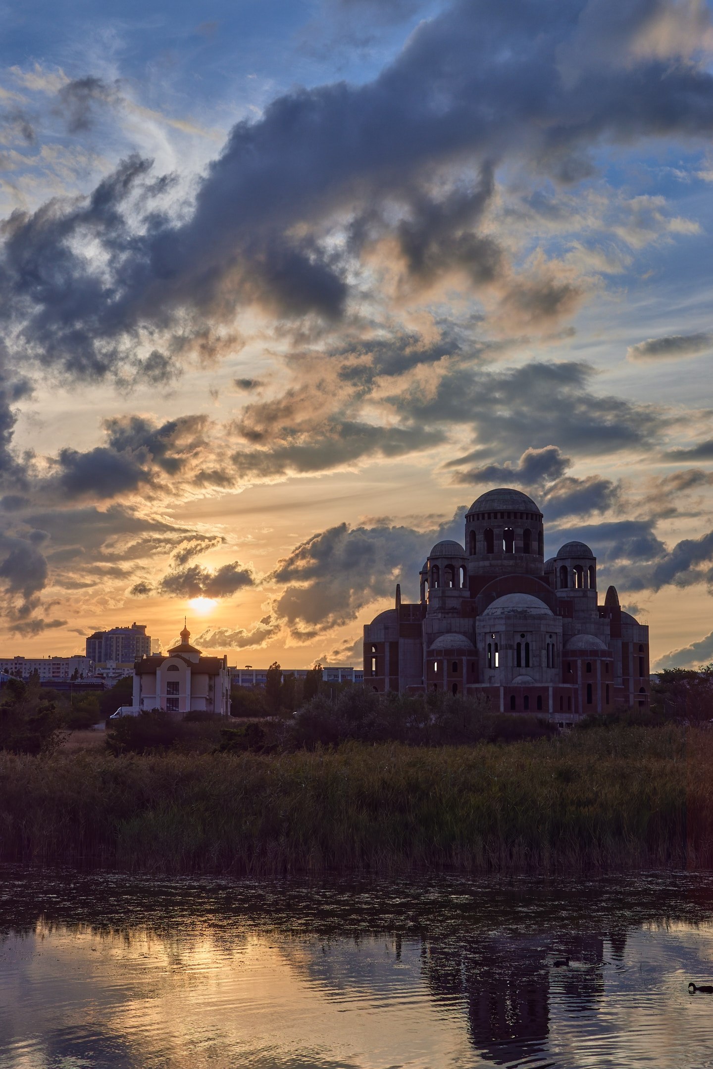 Сегодня был красивый вечер, но у моря ветренно и немного прохладно