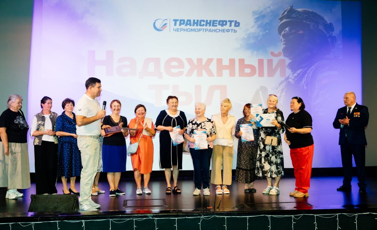 Они не носят погонов и касок
