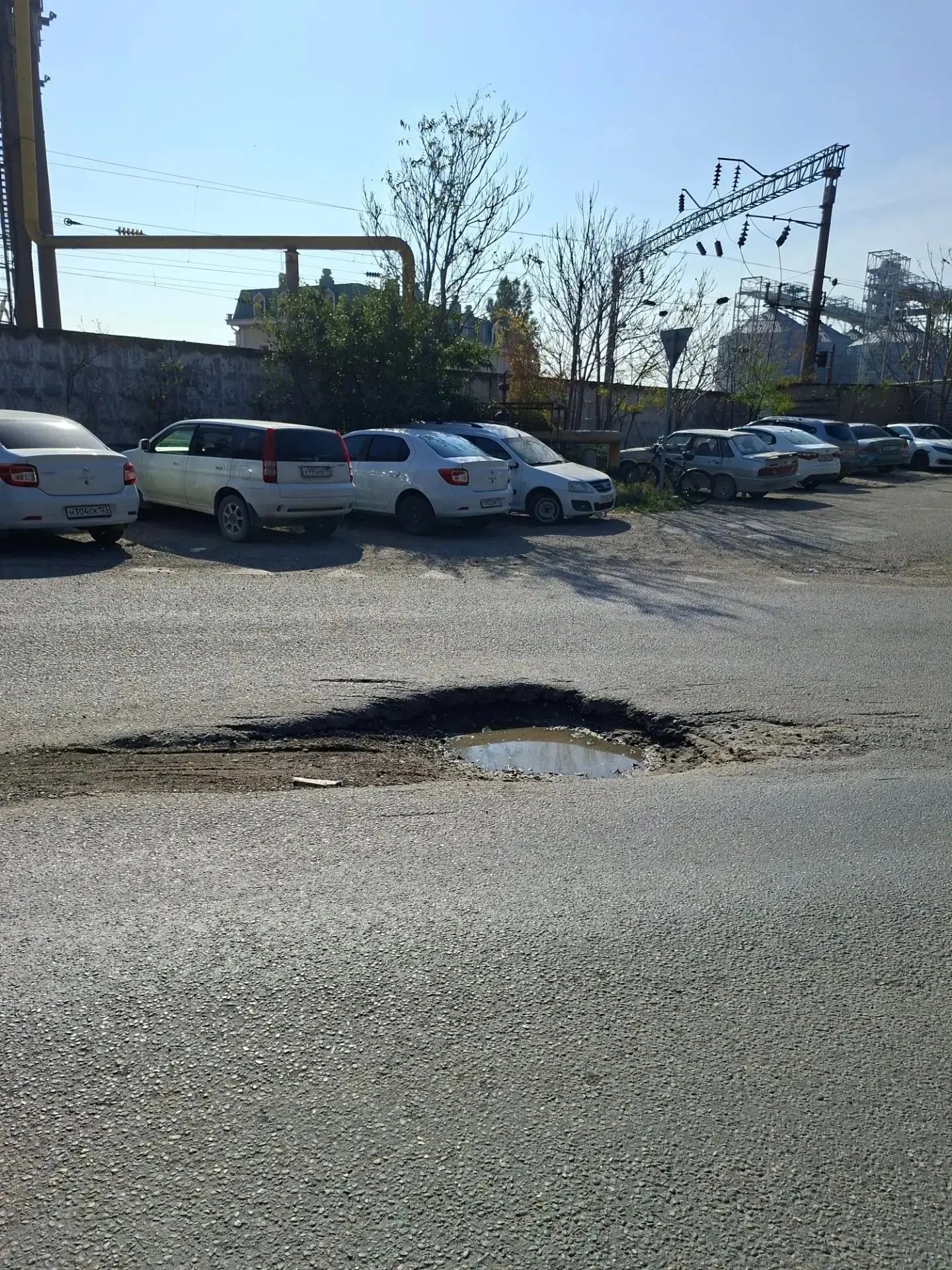 💬 Это начало улицы Сакко и Ванцетти.