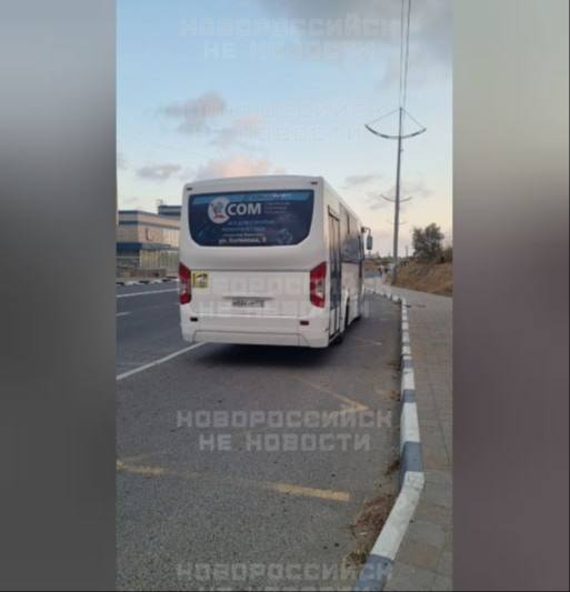 💬 Уважаемая транспортная администрация. Уже месяца 3 стоит автобус. Ранее был маршрут указан 22, сейчас его конечно же нет.