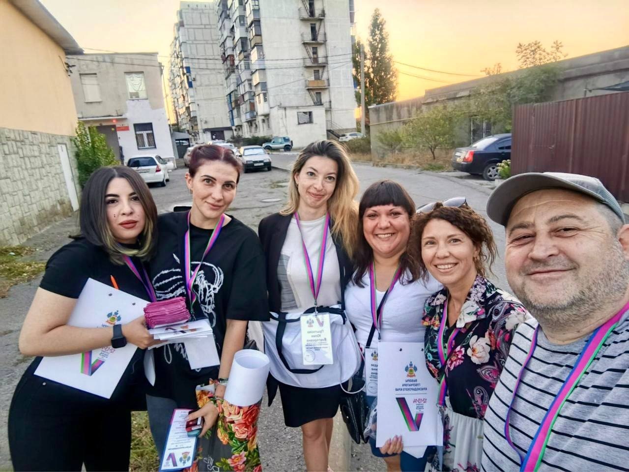 Партии разные, а кабинет один.