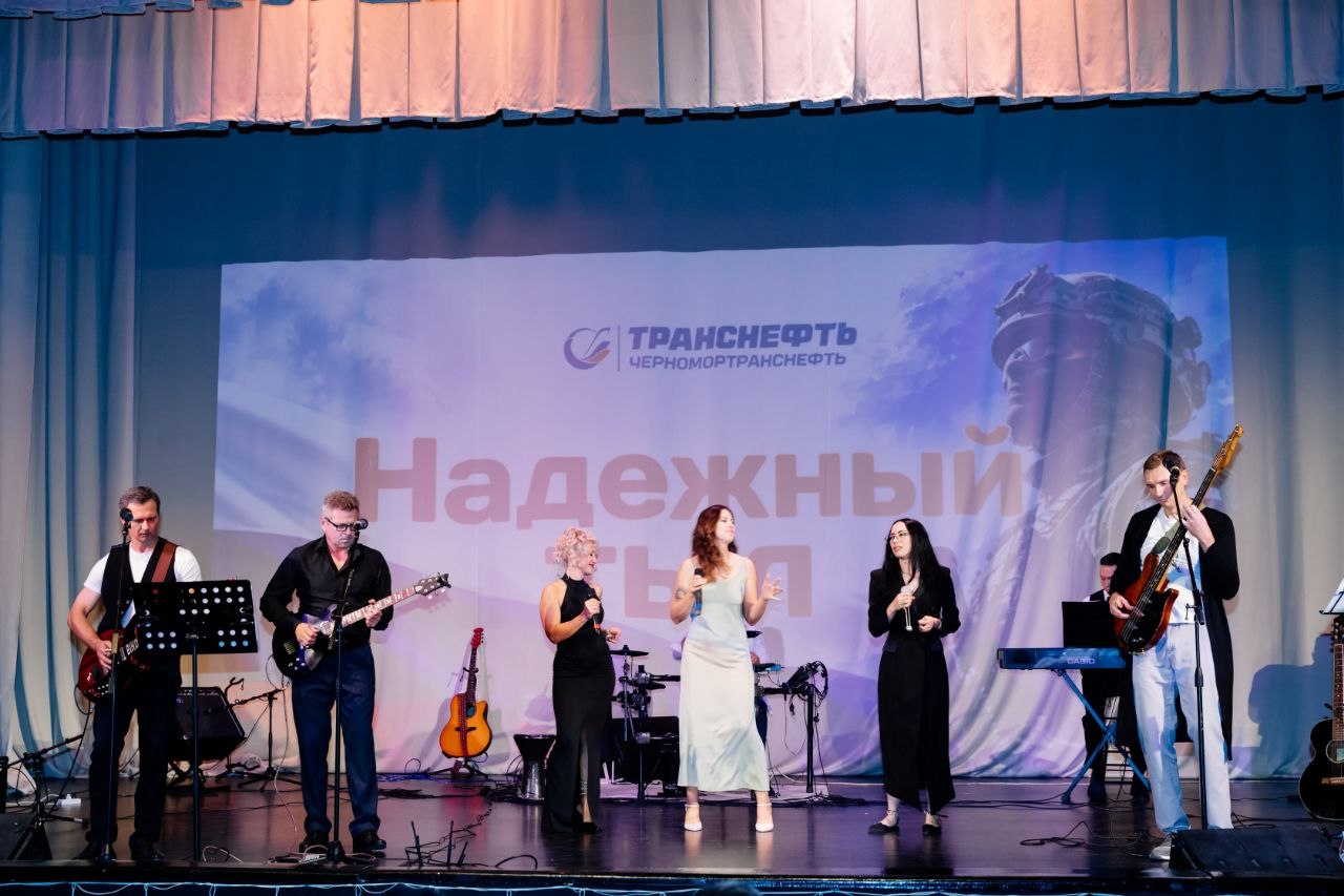 Они не носят погонов и касок