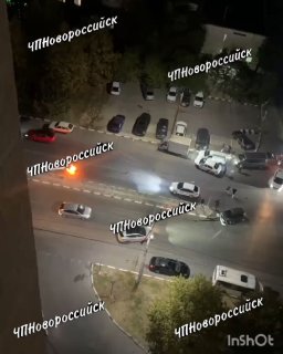 В Новороссийске на проспекте Дзержинского горит мотоцикл, вроде все живы.