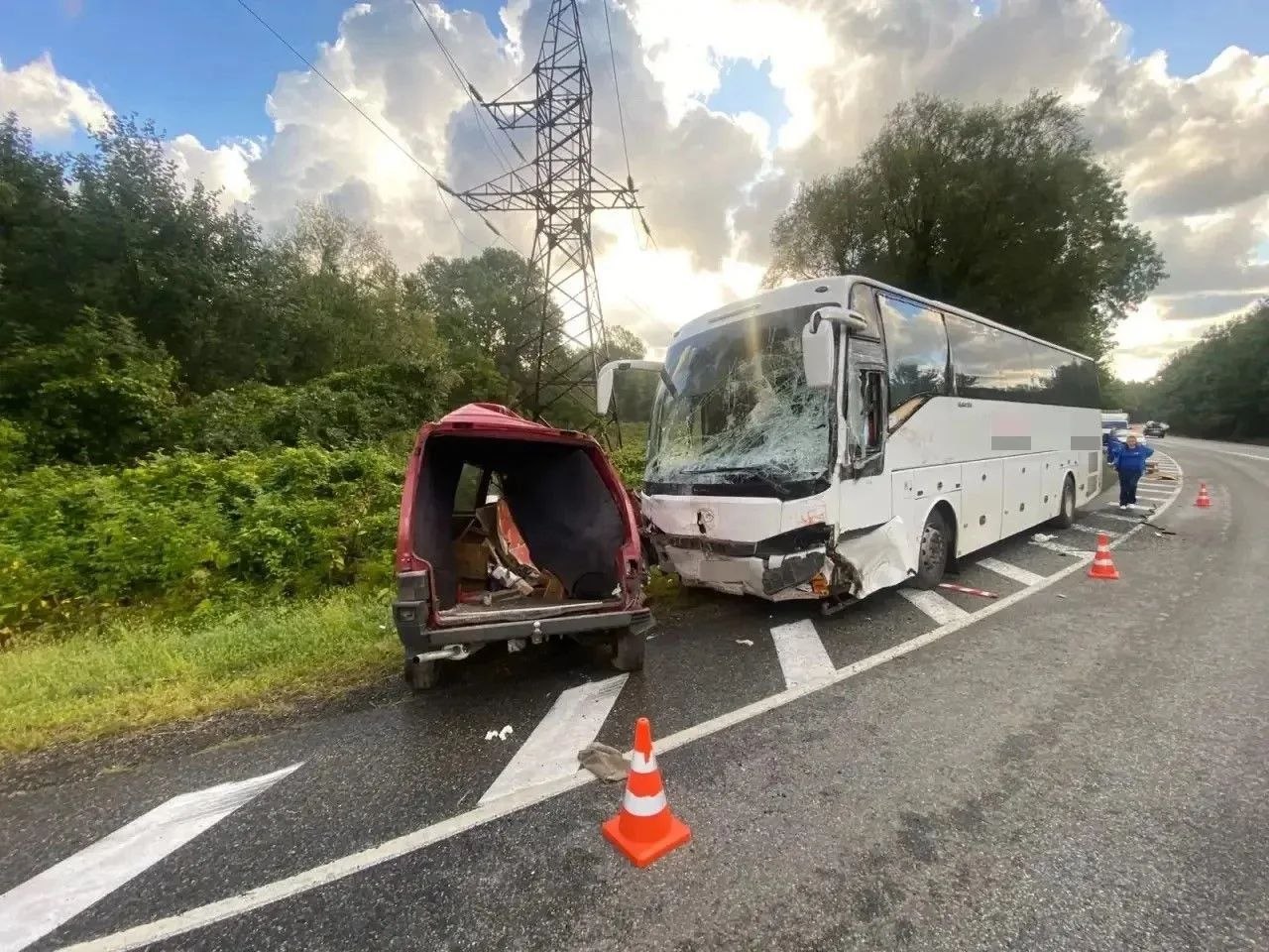 Два человека погибли в ДТП с рейсовым автобусом под Геленджиком.