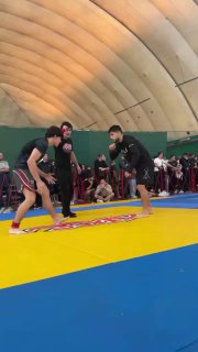 🥋 Восходящая звезда российского грепплинга из города-героя Новороссийска, воспитанник СК «Академия борьбы» Евгений Эрик показал великолепную борьбу на проходящем чемпионате Юга России, который проход...