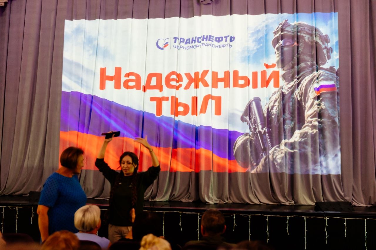 Они не носят погонов и касок